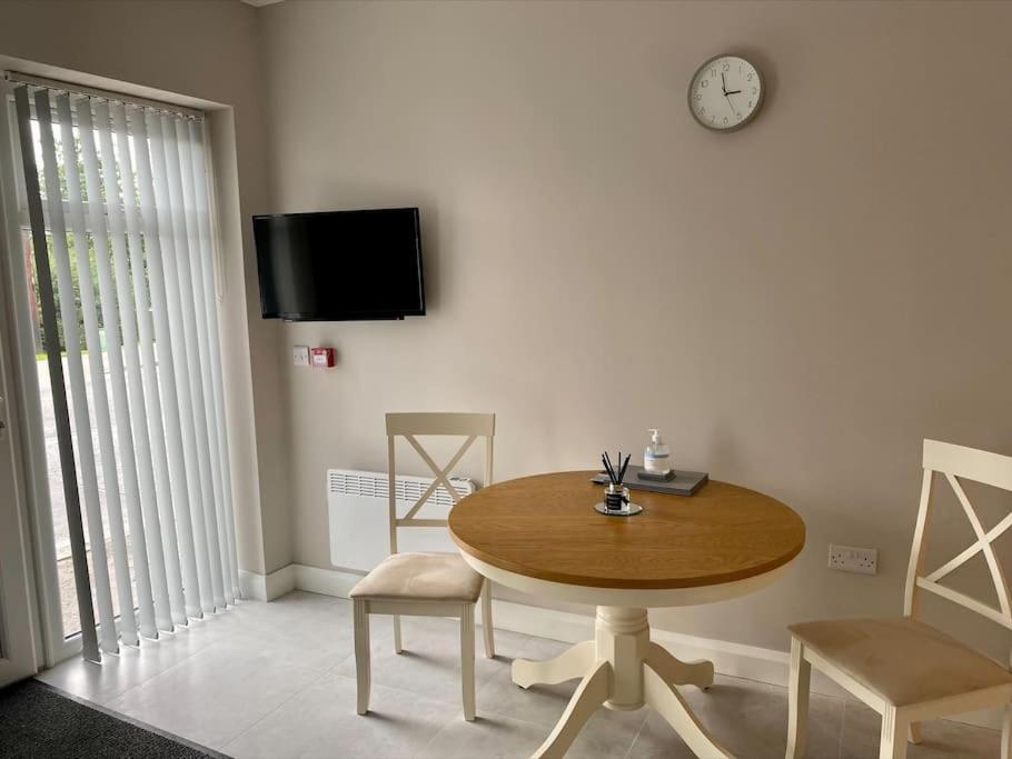 Erne Getaway No.7 Brand New 1 Bed Apartment エニスキリン エクステリア 写真